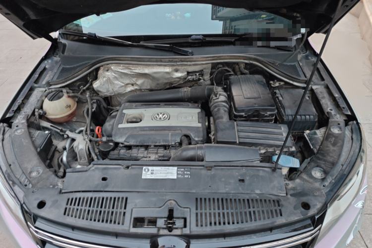 Used Volkswagen Tiguan 2015 2.0 TSI Automatic All-Wheel Drive Flagship Edition Engine Bay