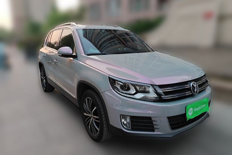 Used Volkswagen Tiguan 2015 2.0 TSI Automatic All-Wheel Drive Flagship Edition Front Right 45 Deg