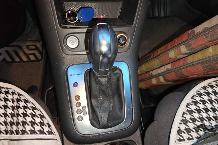 Used Volkswagen Tiguan 2015 2.0 TSI Automatic All-Wheel Drive Flagship Edition Gear Lever