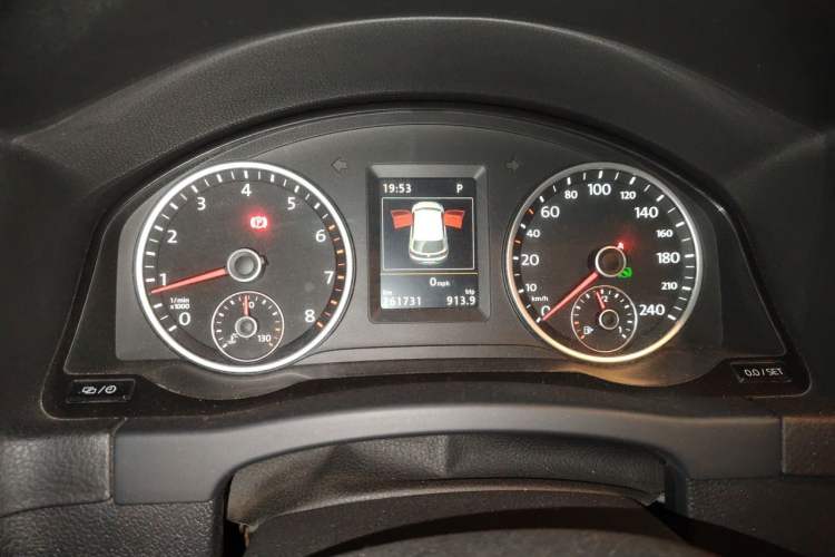 Used Volkswagen Tiguan 2015 1.8TSI Automatic All-Wheel-Drive Luxury Model Instrument Cluster