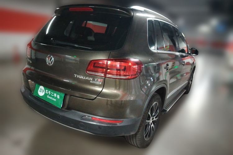 Used Volkswagen Tiguan 2015 1.8TSI Automatic All-Wheel-Drive Luxury Model Rear Right 45 Deg