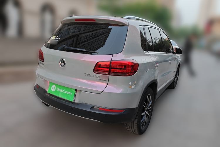Used Volkswagen Tiguan 2015 2.0 TSI Automatic All-Wheel Drive Flagship Edition Rear Right 45 Deg