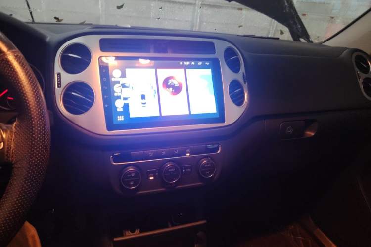 Used Volkswagen Tiguan 2015 1.8TSI Automatic Two-Wheel Drive Comfort Edition Audio And AC Panel
