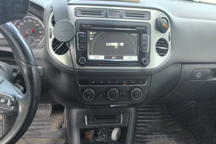 Used Volkswagen Tiguan 2015 1.8TSI Automatic All-Wheel-Drive Luxury Model Audio And AC Panel