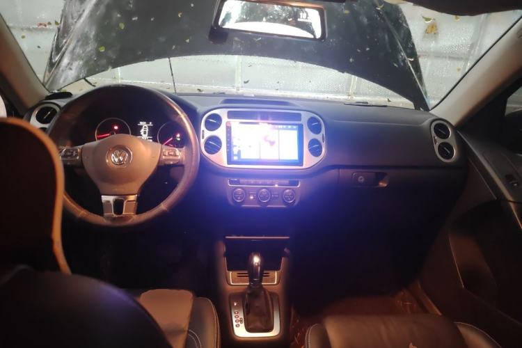Used Volkswagen Tiguan 2015 1.8TSI Automatic Two-Wheel Drive Comfort Edition Center Console