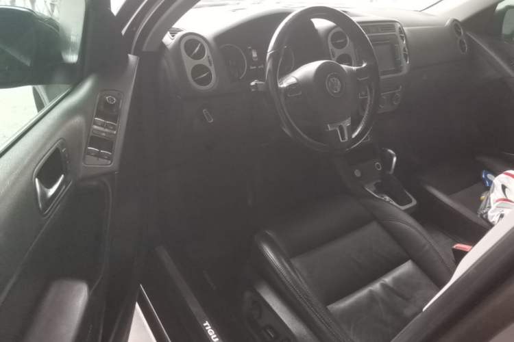 Used Volkswagen Tiguan 2015 1.8TSI Automatic All-Wheel-Drive Luxury Model Driver Seat