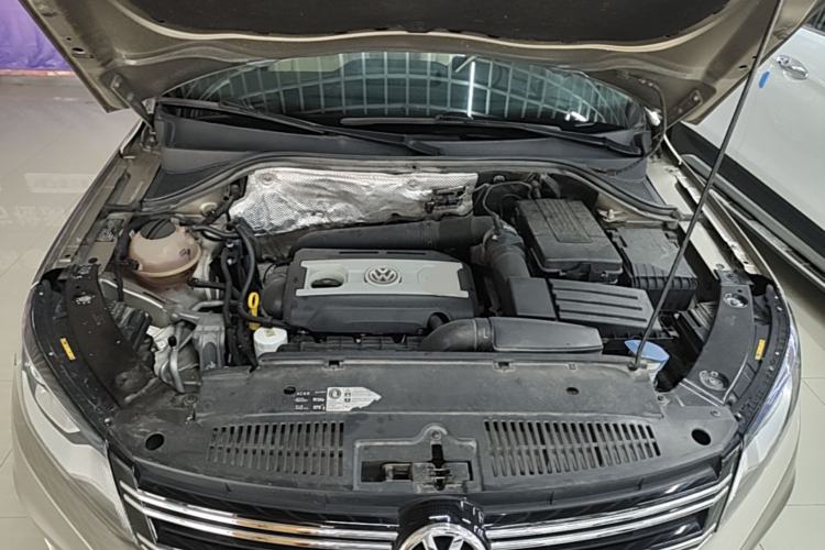Used Volkswagen Tiguan 2015 1.8TSI Automatic Two-Wheel Drive Luxury Model Engine Bay
