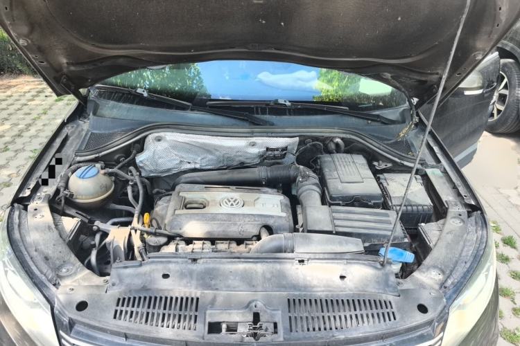 Used Volkswagen Tiguan 2015 1.8TSI Automatic All-Wheel-Drive Luxury Model Engine Bay