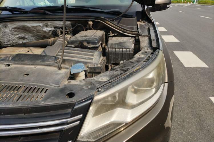 Used Volkswagen Tiguan 2015 1.8TSI Automatic Two-Wheel Drive Luxury Model Engine Bay Left
