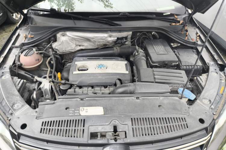 Used Volkswagen Tiguan 2015 1.8TSI Automatic Two-Wheel Drive Comfort Edition Engine Bay
