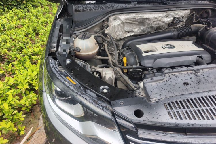 Used Volkswagen Tiguan 2015 1.8TSI Automatic Two-Wheel Drive Comfort Edition Engine Bay Right