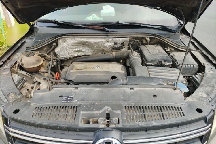 Used Volkswagen Tiguan 2015 1.8TSI Automatic Two-Wheel Drive Luxury Model Engine Bay