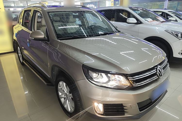Used Volkswagen Tiguan 2015 1.8TSI Automatic Two-Wheel Drive Luxury Model Front Right 45 Deg