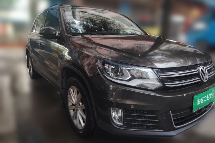 Used Volkswagen Tiguan 2015 1.8TSI Automatic Two-Wheel Drive Comfort Edition Front Right 45 Deg