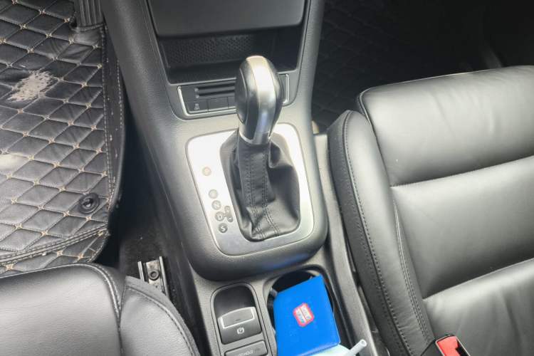 Used Volkswagen Tiguan 2015 1.8TSI Automatic Two-Wheel Drive Comfort Edition Gear Lever