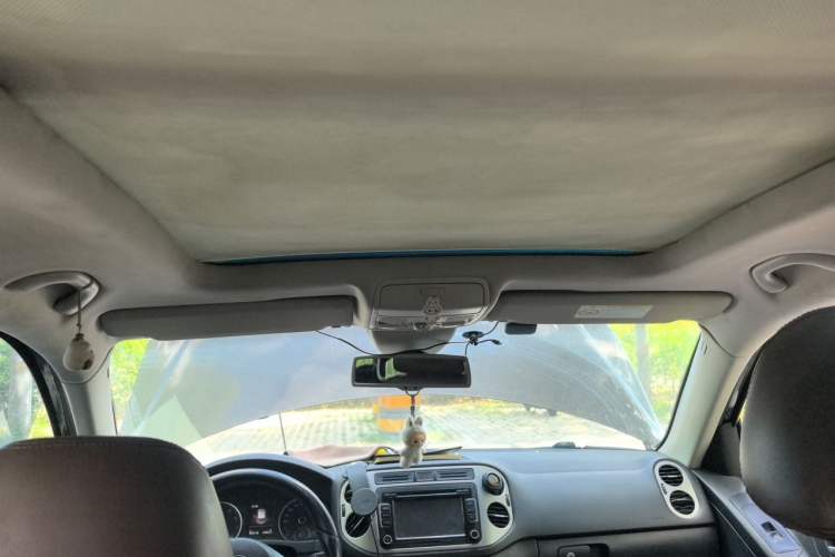 Used Volkswagen Tiguan 2015 1.8TSI Automatic All-Wheel-Drive Luxury Model Headliner