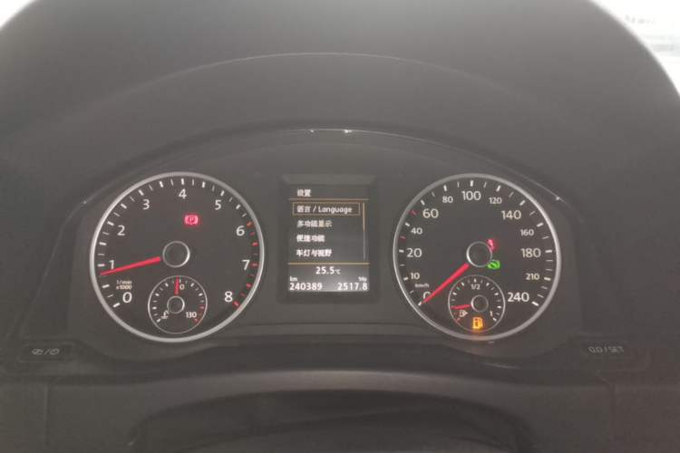 Used Volkswagen Tiguan 2015 1.8TSI Automatic All-Wheel-Drive Luxury Model Instrument Cluster