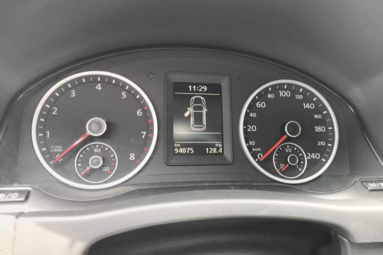 Used Volkswagen Tiguan 2015 1.8TSI Automatic Two-Wheel Drive Comfort Edition Instrument Cluster