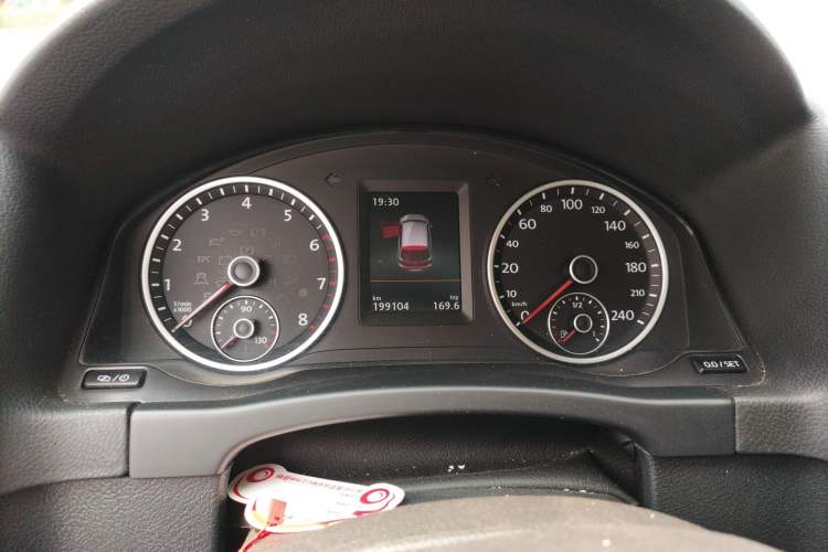 Used Volkswagen Tiguan 2015 1.8TSI Automatic Two-Wheel Drive Luxury Model Instrument Cluster