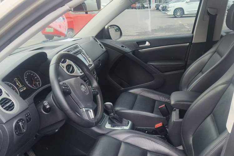 Used Volkswagen Tiguan 2015 1.8TSI Automatic Two-Wheel Drive Comfort Edition Interior 2