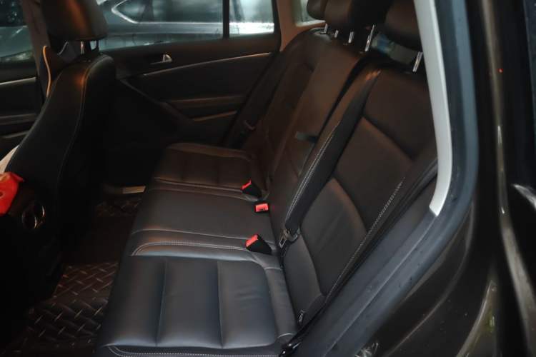Used Volkswagen Tiguan 2015 1.8TSI Automatic Two-Wheel Drive Comfort Edition Left Rear Seat