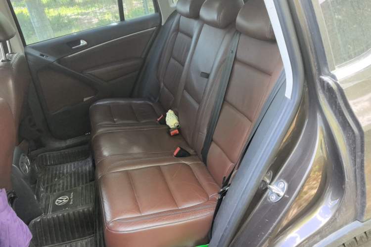 Used Volkswagen Tiguan 2015 1.8TSI Automatic All-Wheel-Drive Luxury Model Left Rear Seat