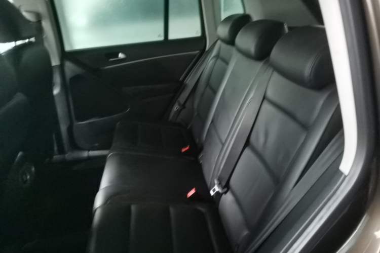 Used Volkswagen Tiguan 2015 1.8TSI Automatic All-Wheel-Drive Luxury Model Left Rear Seat