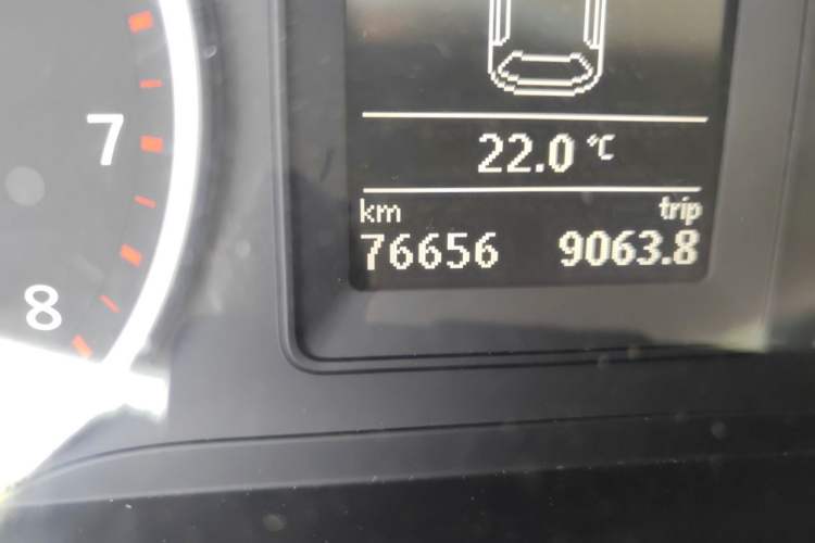 Used Volkswagen Tiguan 2015 1.8TSI Automatic Two-Wheel Drive Comfort Edition Odometer Close Up