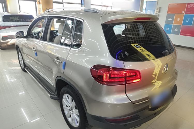 Used Volkswagen Tiguan 2015 1.8TSI Automatic Two-Wheel Drive Luxury Model Rear Left 45 Deg