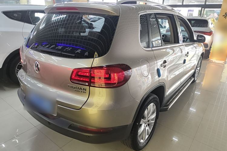 Used Volkswagen Tiguan 2015 1.8TSI Automatic Two-Wheel Drive Luxury Model Rear Right 45 Deg