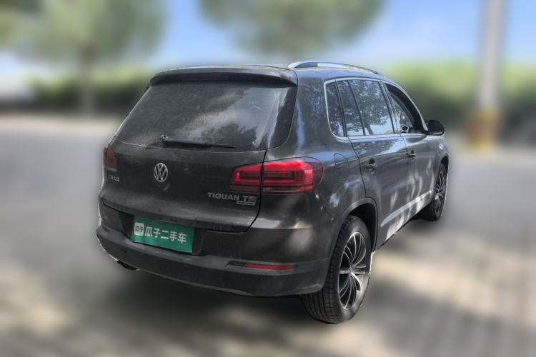 Used Volkswagen Tiguan 2015 1.8TSI Automatic All-Wheel-Drive Luxury Model Rear Right 45 Deg