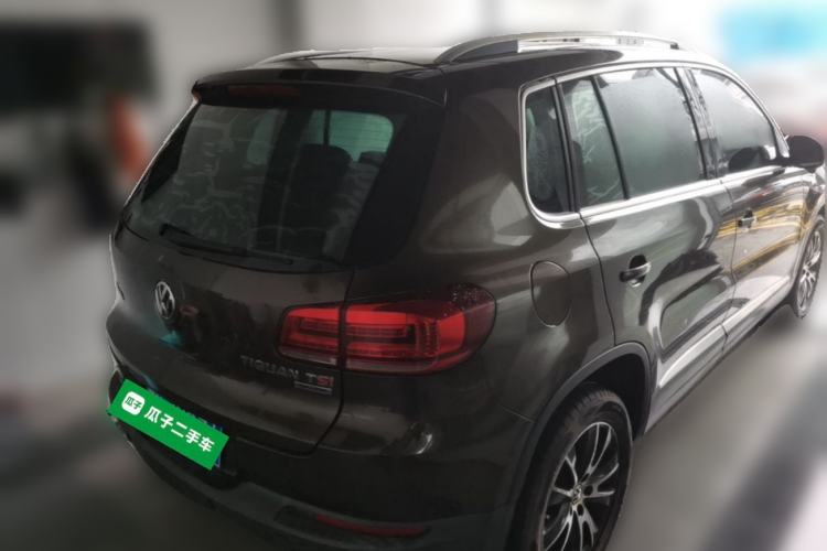 Used Volkswagen Tiguan 2015 1.8TSI Automatic All-Wheel-Drive Luxury Model Rear Right 45 Deg