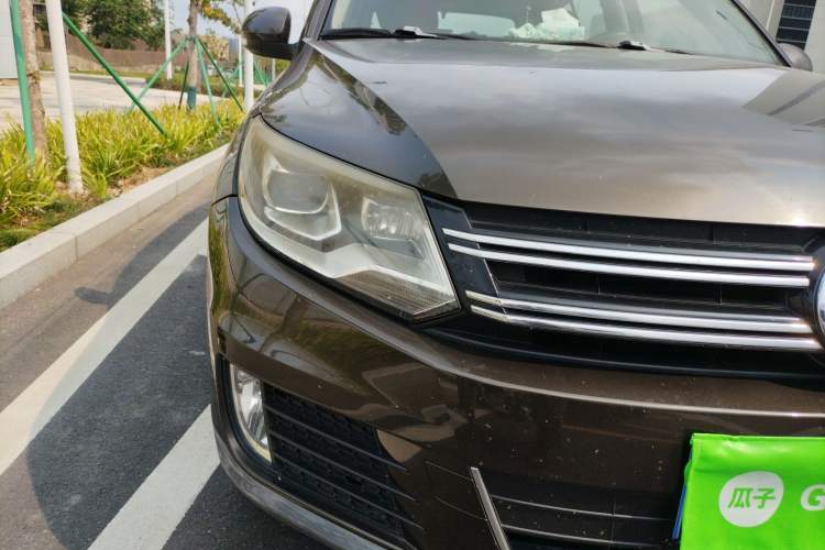 Used Volkswagen Tiguan 2015 1.8TSI Automatic Two-Wheel Drive Luxury Model Right Front Headlight