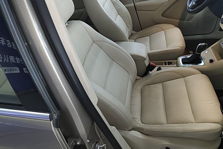 Used Volkswagen Tiguan 2015 1.8TSI Automatic Two-Wheel Drive Luxury Model Right Front Seat