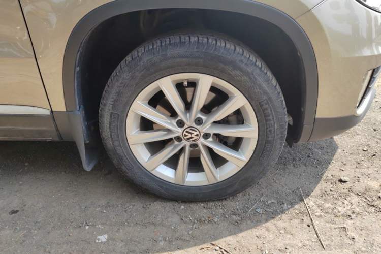 Used Volkswagen Tiguan 2015 1.8TSI Automatic Two-Wheel Drive Comfort Edition Right Front Wheel Hub