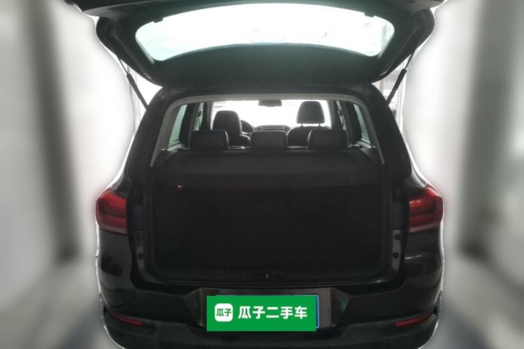 Used Volkswagen Tiguan 2015 1.8TSI Automatic All-Wheel-Drive Luxury Model Trunk