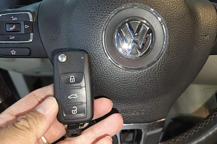 Used Volkswagen Tiguan 2015 1.8TSI Automatic Two-Wheel Drive Luxury Model Vehicle Key