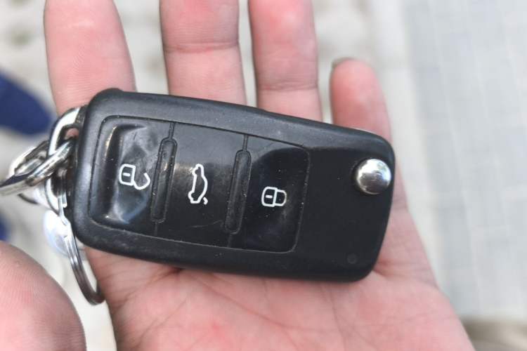 Used Volkswagen Tiguan 2015 1.8TSI Automatic All-Wheel-Drive Luxury Model Vehicle Key