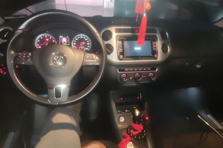Used Volkswagen Tiguan 2015 1.8TSI Automatic Two-Wheel Drive Luxury Model Center Console
