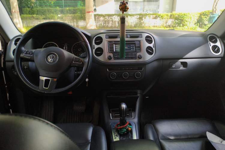 Used Volkswagen Tiguan 2015 1.8TSI Automatic Two-Wheel Drive Comfort Edition Center Console