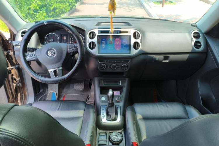 Used Volkswagen Tiguan 2015 1.8TSI Automatic Two-Wheel Drive Luxury Model Center Console