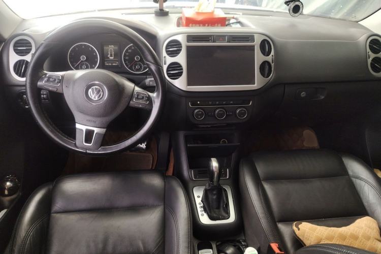 Used Volkswagen Tiguan 2015 1.8TSI Automatic Two-Wheel Drive Comfort Edition Center Console