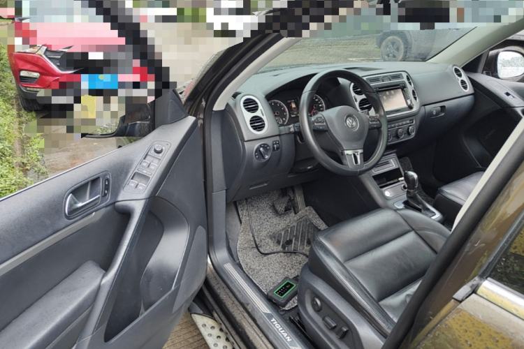 Used Volkswagen Tiguan 2015 2.0 TSI Automatic All-Wheel Drive Luxury Edition Driver Seat