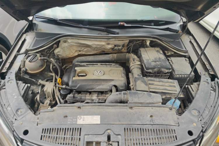 Used Volkswagen Tiguan 2015 1.8TSI Automatic Two-Wheel Drive Luxury Model Engine Bay