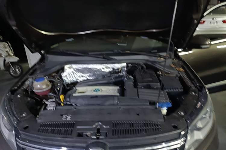 Used Volkswagen Tiguan 2015 1.8TSI Automatic Two-Wheel Drive Luxury Model Engine Bay