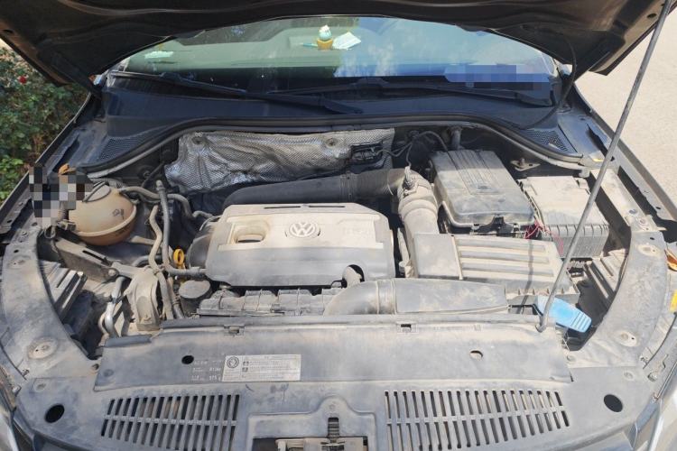 Used Volkswagen Tiguan 2015 1.8TSI Automatic Two-Wheel Drive Trend Edition Engine Bay