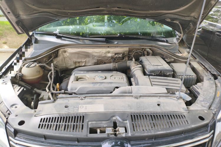 Used Volkswagen Tiguan 2015 1.8TSI Automatic Two-Wheel Drive Comfort Edition Engine Bay