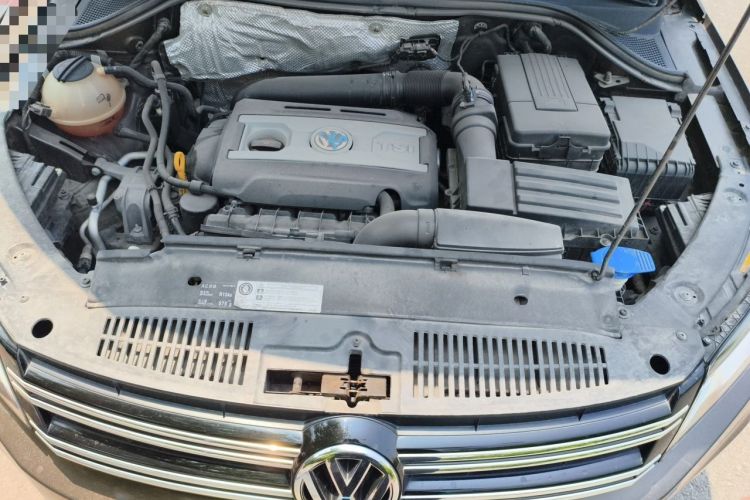 Used Volkswagen Tiguan 2015 1.8TSI Automatic Two-Wheel Drive Luxury Model Engine Bay