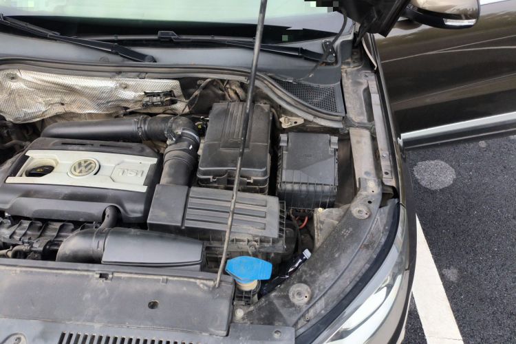 Used Volkswagen Tiguan 2015 2.0 TSI Automatic All-Wheel Drive Flagship Edition Engine Bay Left