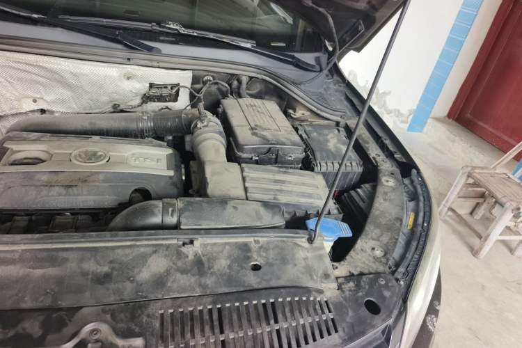 Used Volkswagen Tiguan 2015 1.8TSI Automatic Two-Wheel Drive Luxury Model Engine Bay Left